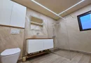 De vanzare - Casa 2 camere, renovata - singur in curte -Piata Centrala