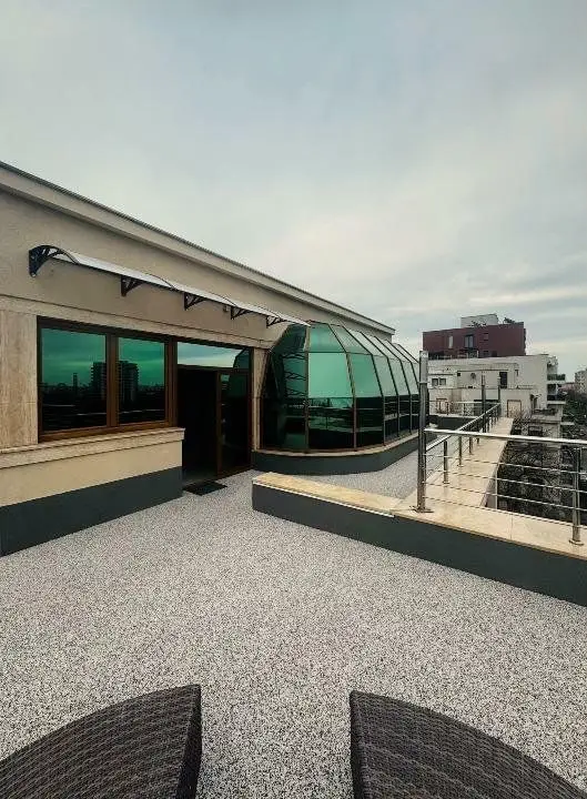 BRASADAS închiriază Penthouse cu terasa la Parcul Circului.
