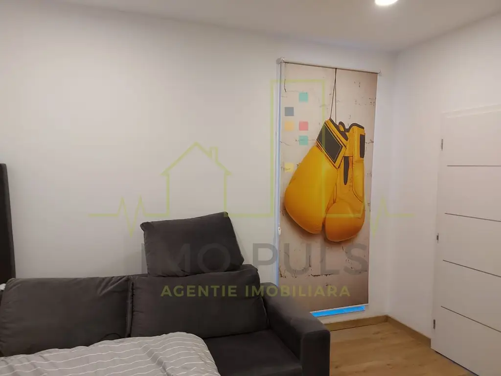 Apartament pe 3 nivele. Terasa 30 mp. 2 Balcoane. 2 Bai. Gradina