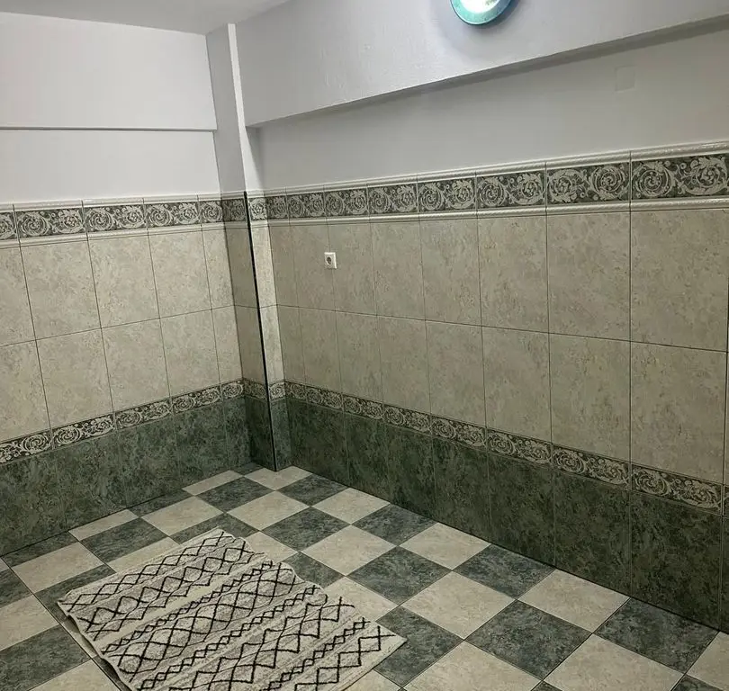 BRASADAS vinde ap cu 4 cam RENOVAT, 106mp, etaj 1 în zona SOARELUI.
