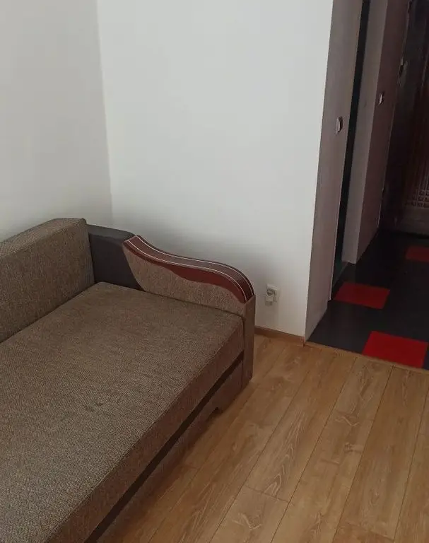 BRASADAS vinde garsoniera etaj 4/4 Micro 17 Somesului.