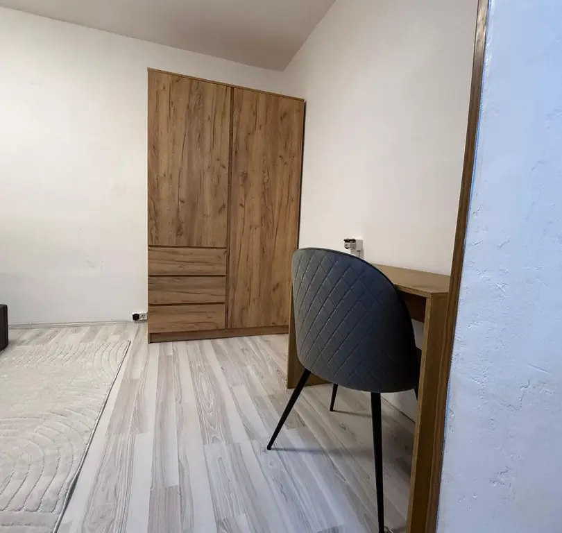 BRASADAS vinde garsonieră in Micro 14 Neajlov etaj 1/4 confort 1.