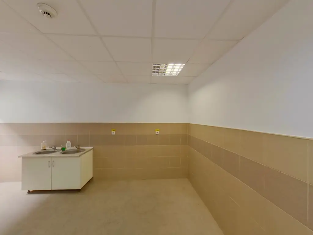Hală industrială de închiriat 856 mp