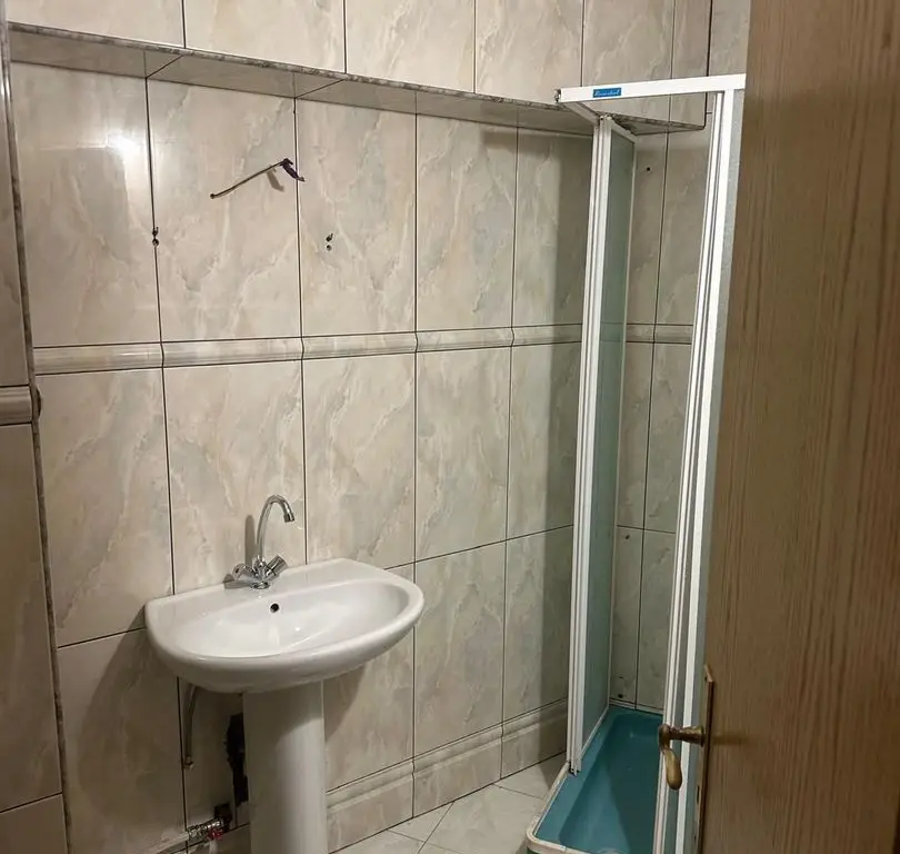 BRASADAS vinde ap cu 4 cam RENOVAT, 106mp, etaj 1 în zona SOARELUI.