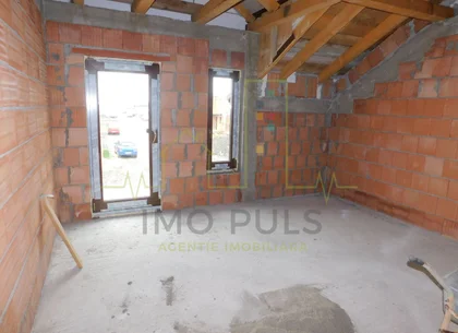 1/2 Duplex. Zona excelenta. Garaj.