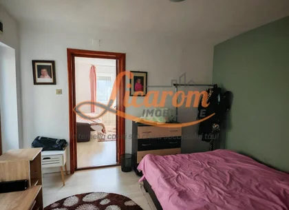 Corp de casa 4 camere zona Nicopole,curte comuna cu 1 familie.