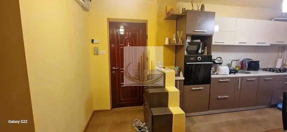 Apartament 4 camere decomandat, 82 mp, etaj 1, Aradului