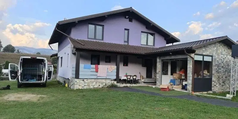 Casă montană cu 3.000 mp teren | Dorna Arini – lângă Vatra Dornei