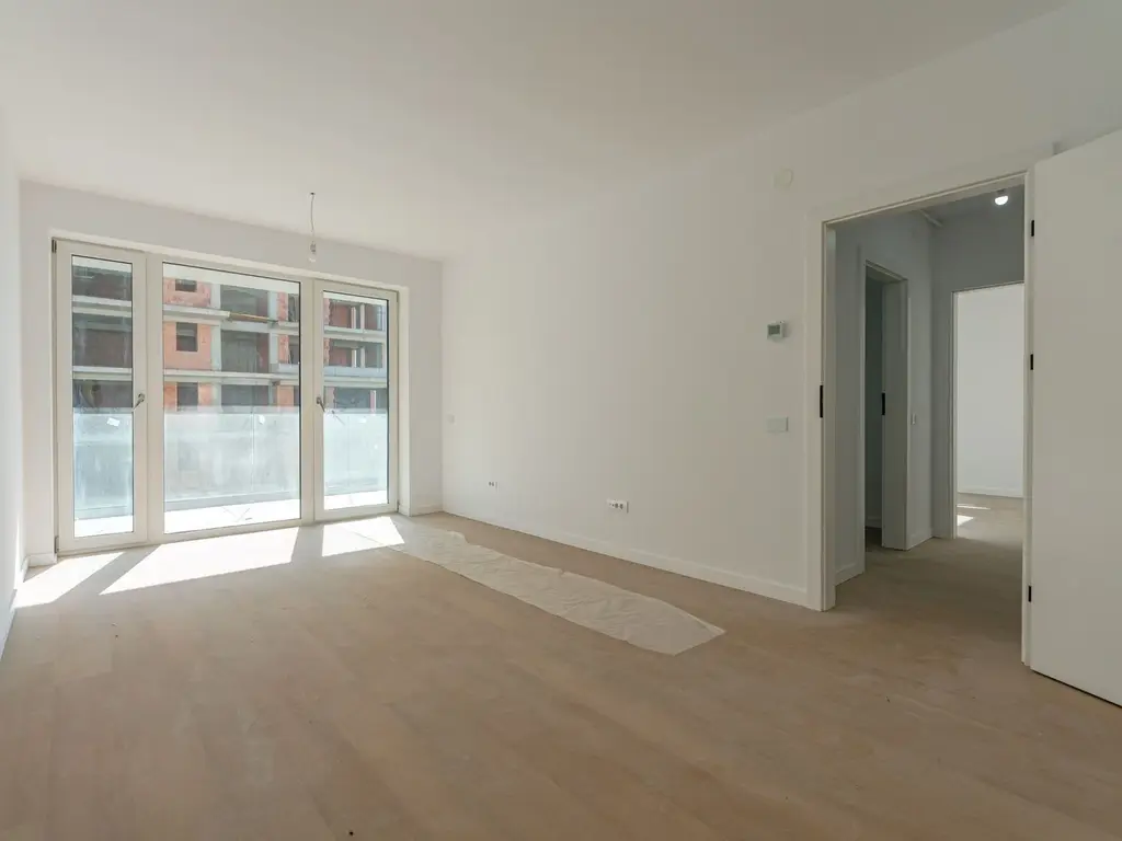 Apartament Decomandat | 53 mp utili + 10 mp balcon | Sala Polivalentă