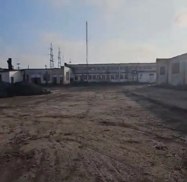 Spațiu administrativ și clădiri birouri + hale de vânzare în Giurgiu,
