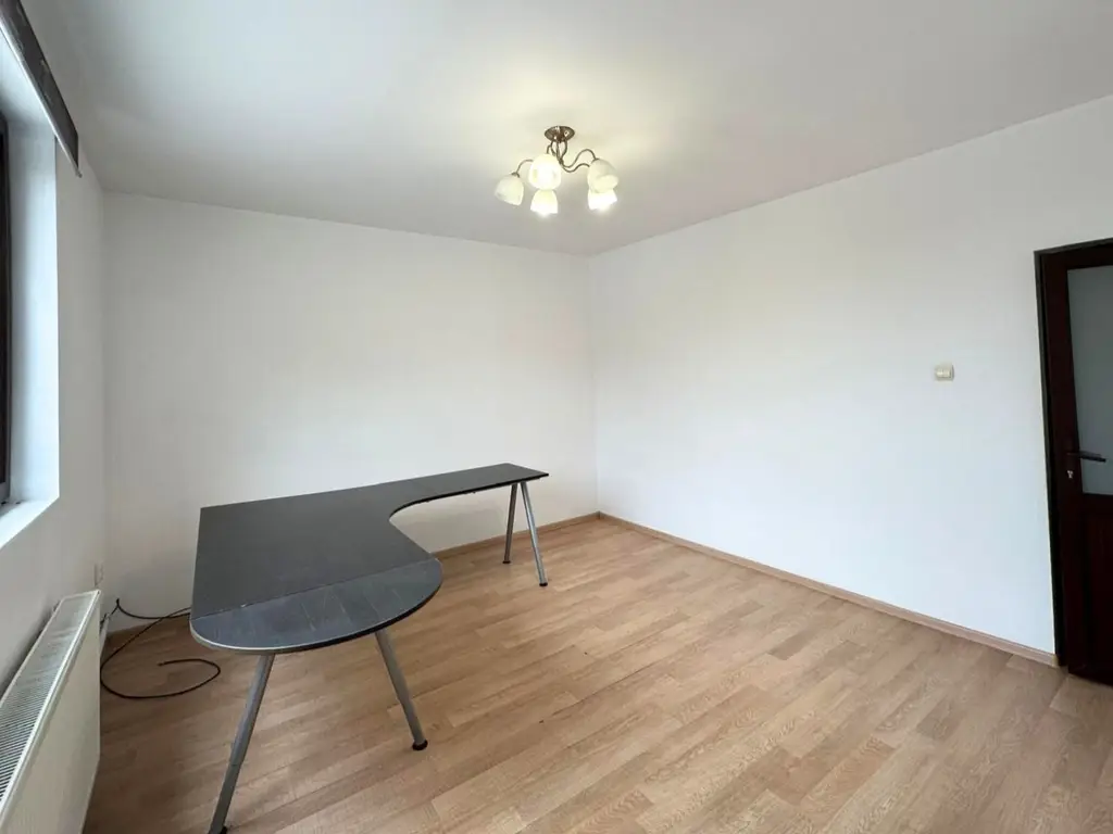 Casă complet renovată cu 4 camere și garaj generos Băneasa, Sector 1