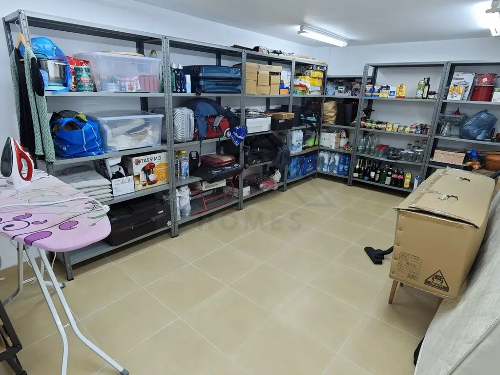 Pretabil office, camin, clinica, invatamant. 3 cai acces in cladire.