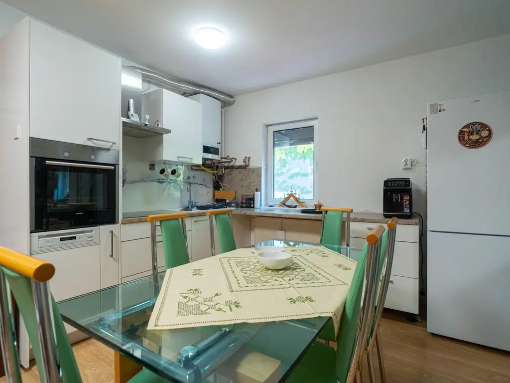 Apartament 2 camere cu lift și cheltuieli mici