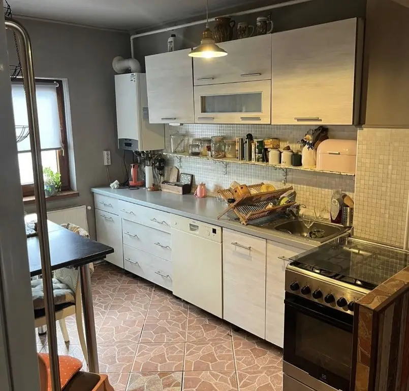 De vanzare apartament cu 3 camere