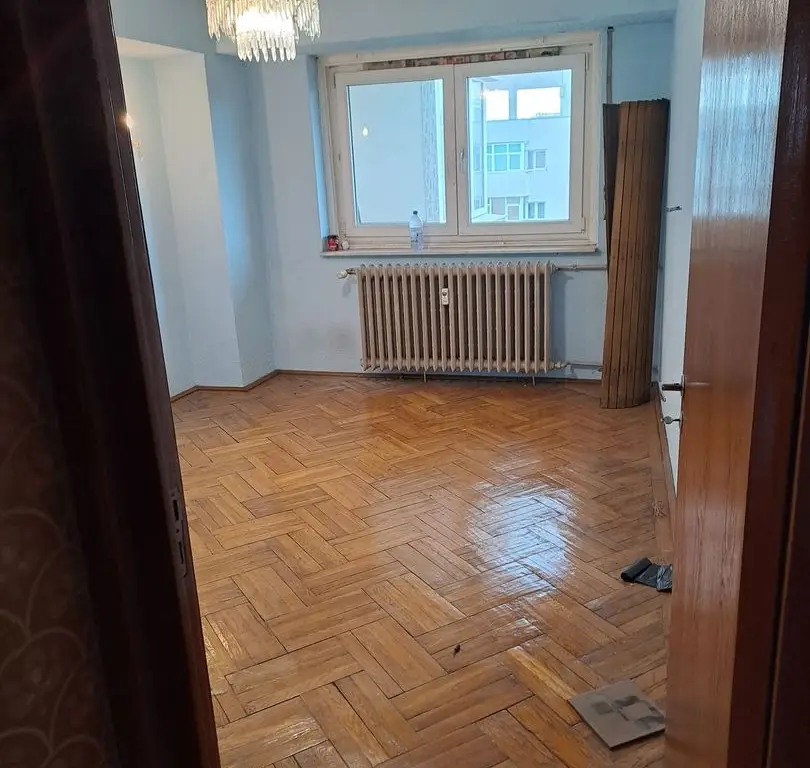 Vand apartament 4 camere