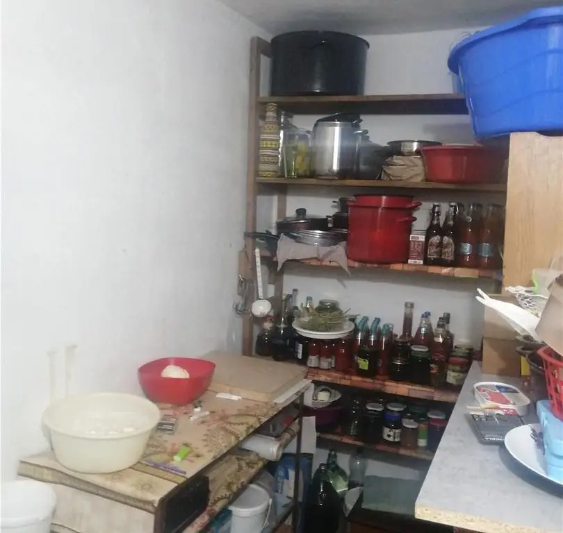 BRASADAS vinde casa din cărămidă cu 2 cam. zona Baritiu.
