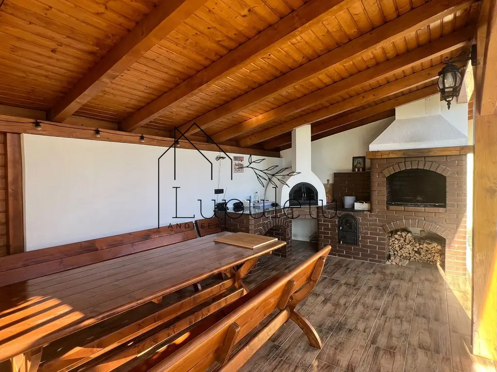 Casa de Vanzare Rasinari | 6 Camere | 200 MPU | Teren 979 MP |