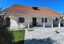 Casa perfectă pentru familie – curte, foișor cu grătar și garaj triplu