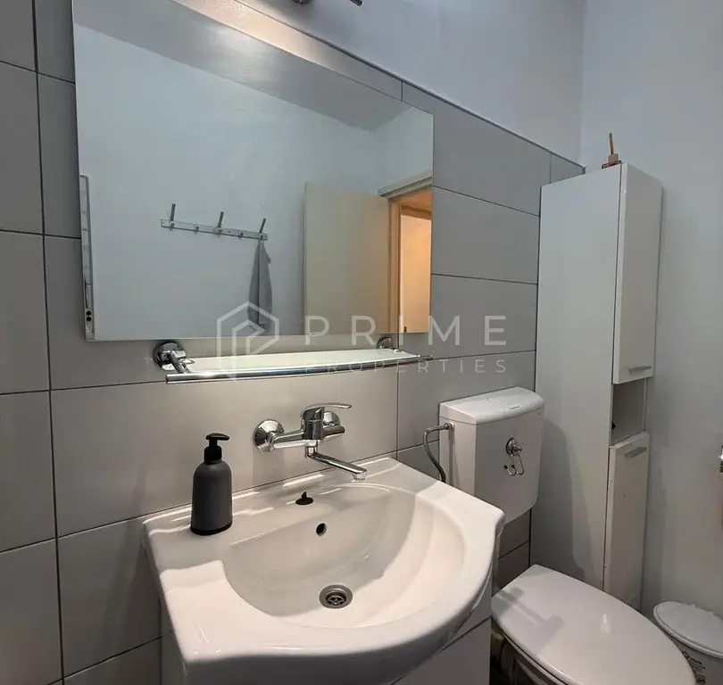 Apartament cu 3 camere decomandate- Ideal pentru studenti - Zona Tudor