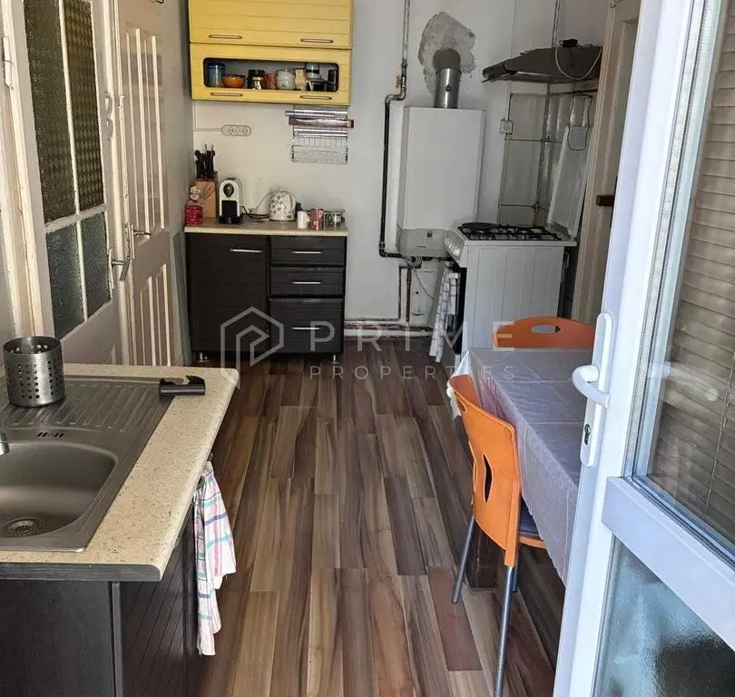 Apartament 3 camere, 80 mp, Ultracentral – Etaj 1, Tavan Înalt (3,9 m)