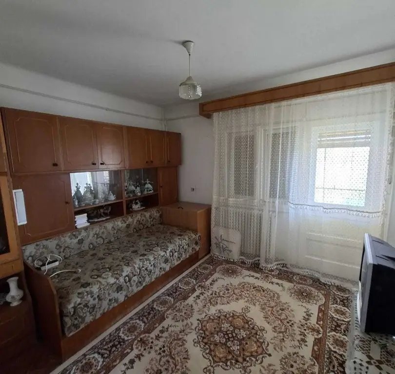 BRASADAS vinde casa cu etaj in zona Bercu Rosu.