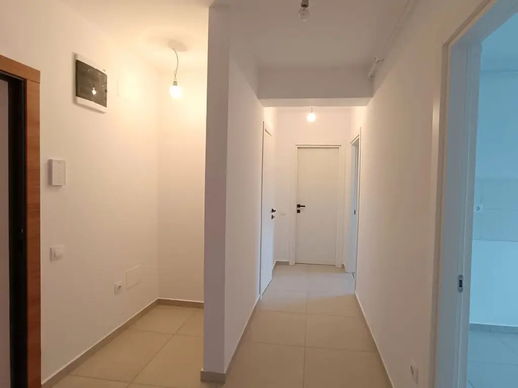 Vanzare apartament nou 2 camere Intabulat nou nelocuit zona Tractorul