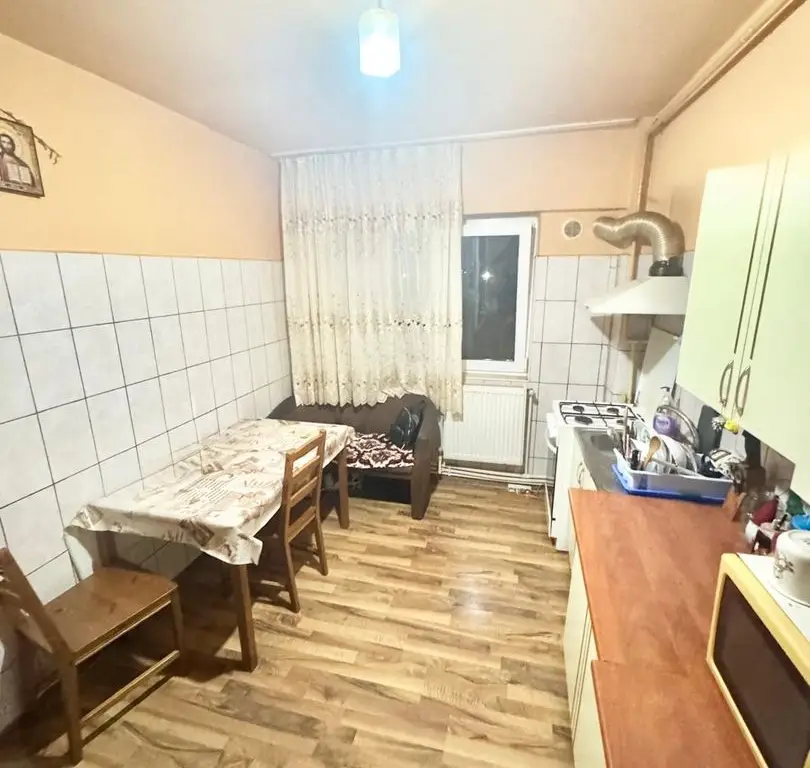 Apartament 3 camere de vânzare – Tineretului