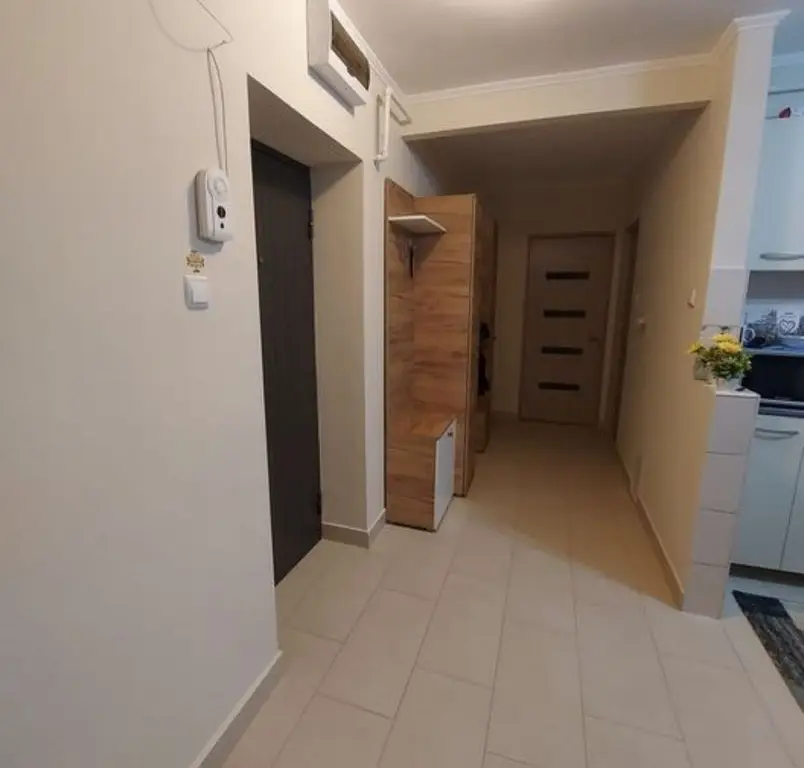 Vand apartament decomandat cu 2 camere