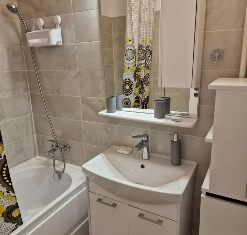 Vanzare Apartament 3 camere renovat & mobilat