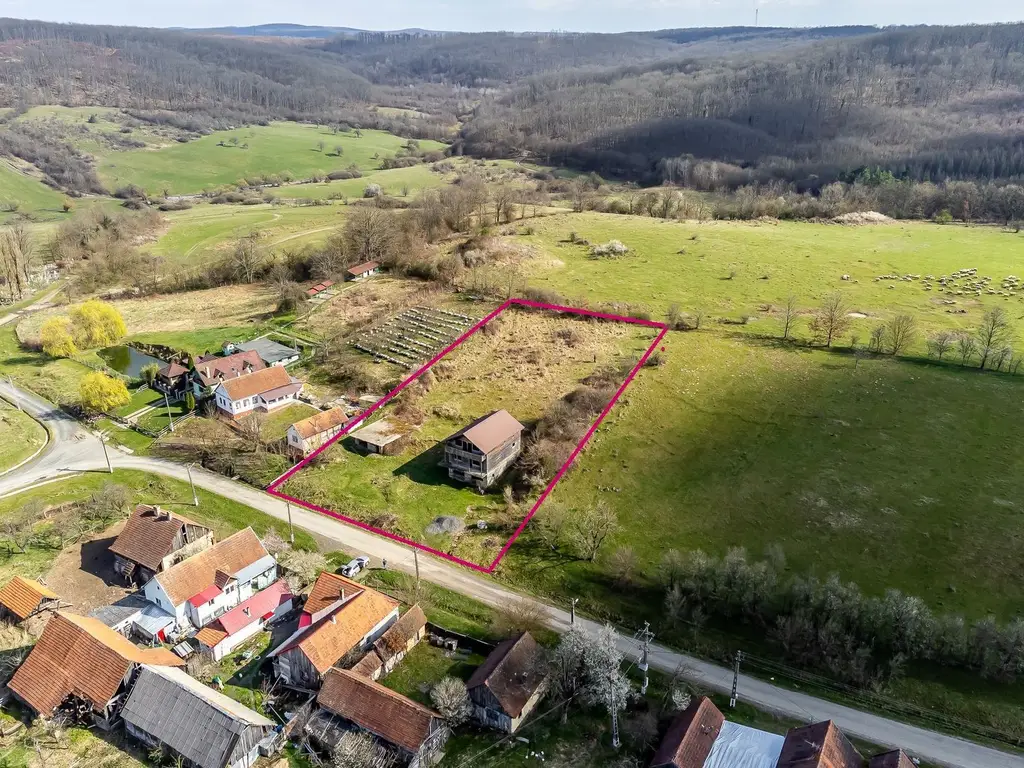 Cabană pe 3 niveluri - zonă spectaculoasă - Pătârș - COMISION 0%