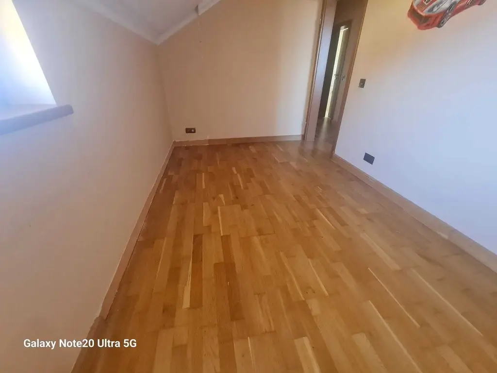 BRASADAS vinde casă 4 cam 3.15 ari zona L Blaga.