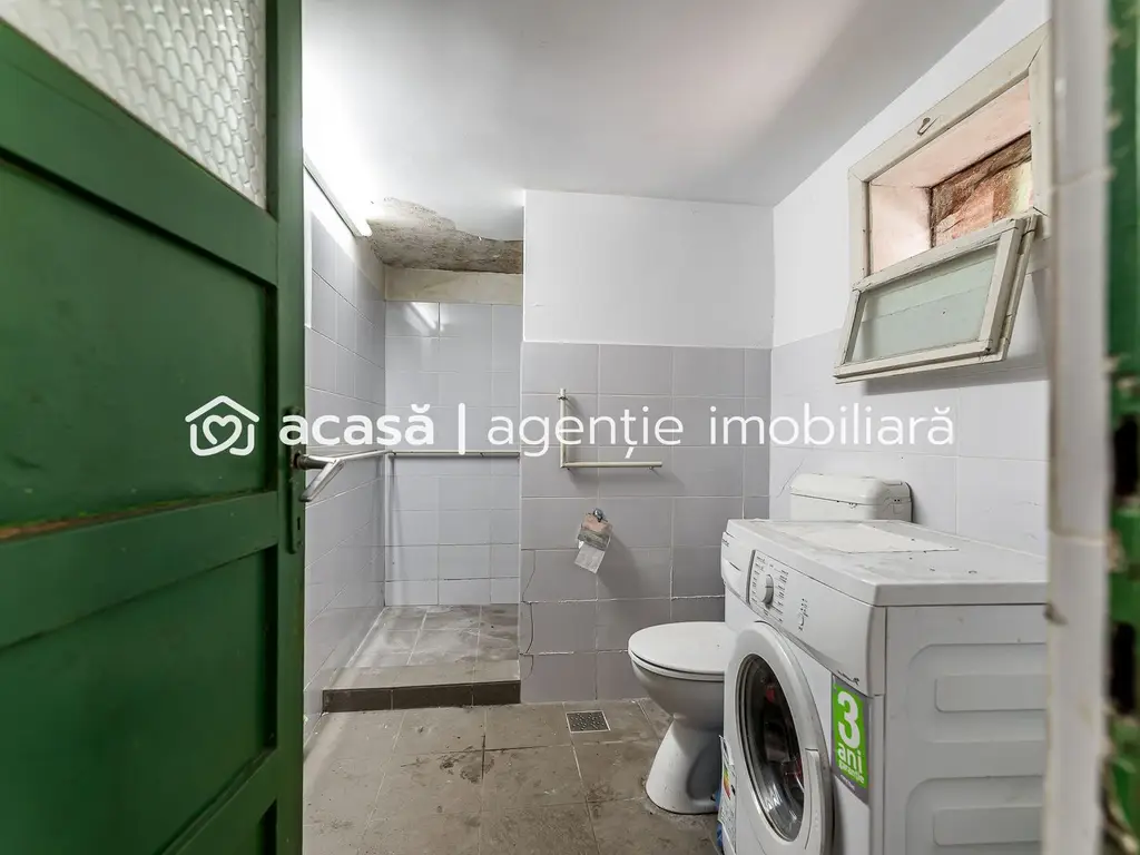 Casă cu teren 1018 mp și 2 fronturi stradale- Bujac