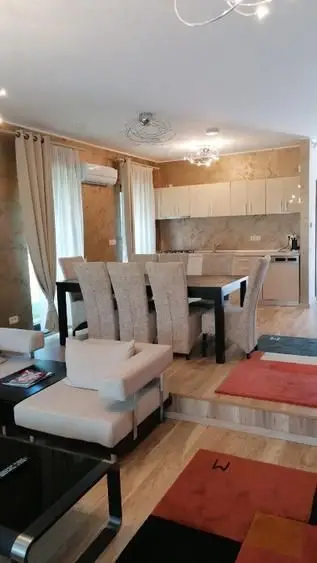 BRASADAS vinde 1/2 duplex în cartierul Europa.
