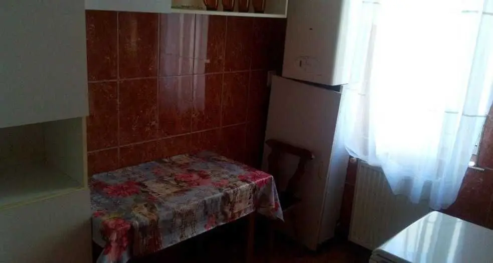 Apartament 3 camere de inchiriat in Ploiesti , langa UCECOM