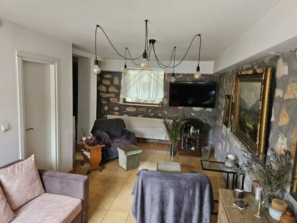 CASĂ DE VÂNZARE ÎN POUANA MĂRULUI,JUD. CARAȘ-SEVERIN