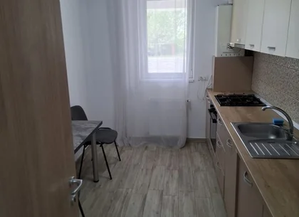 Ag BRASADAS închiriază ap 2 cam PARTER Metalurgiei PARCARE.