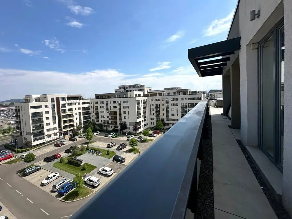 Inchiriem penthouse LUX 4 camere cu terasa de 122 mp zona Coresi