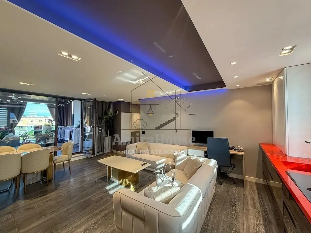 Apartament 3 camere tip Penthouse, 80 mp, 30 mp terasa, boxa, 2 parcari, Marasti