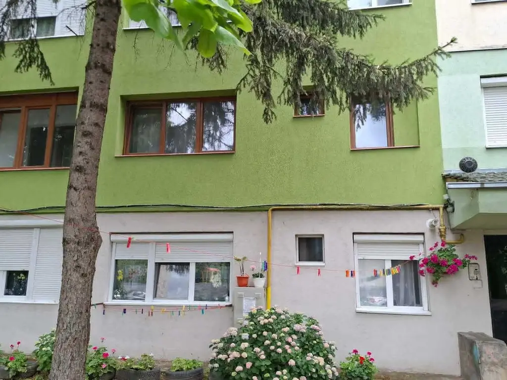 BRASADAS vinde ap 2 cam etaj 1/4 Micro 15.