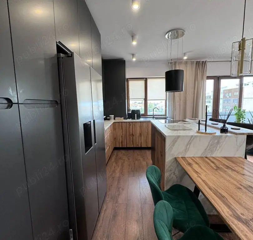 3 Camere cu 2 locuri de parcare (Negociabil) - Proprietar