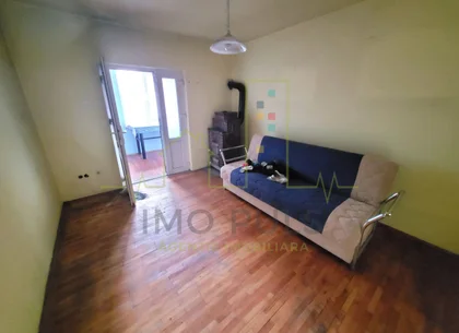 Zona Dambovita. 2 Case. Teren 933 mp.