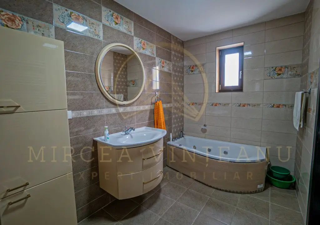 Palazu Mare / Elvila - Vila deosebită compusă din S+P+2E, mobilata și utilata