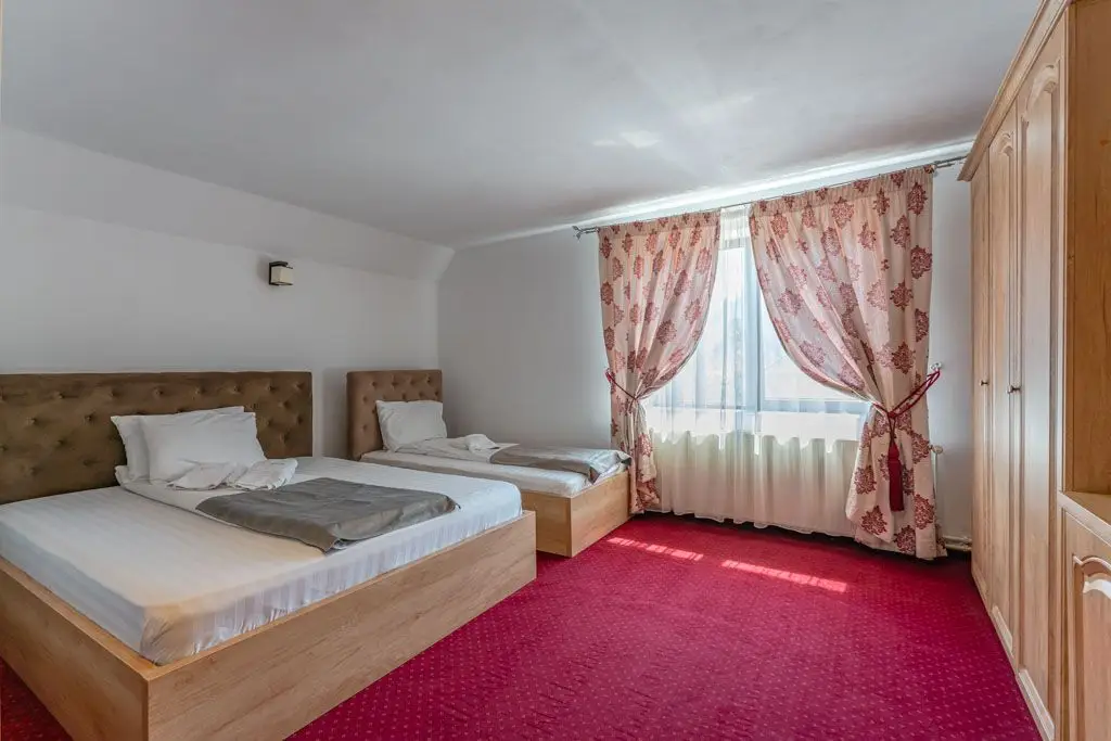 Pensiune Rosenau de vânzare - Afacere la cheie lângă Cetatea Râșnov