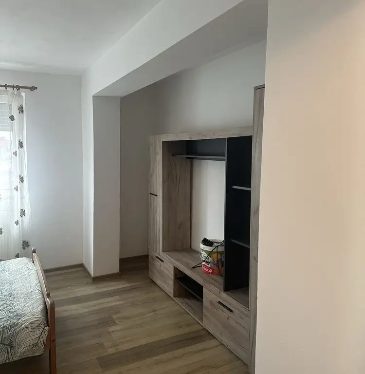 BRASADAS vinde garsoniera RENOVATA la PARTER in Micro 14.