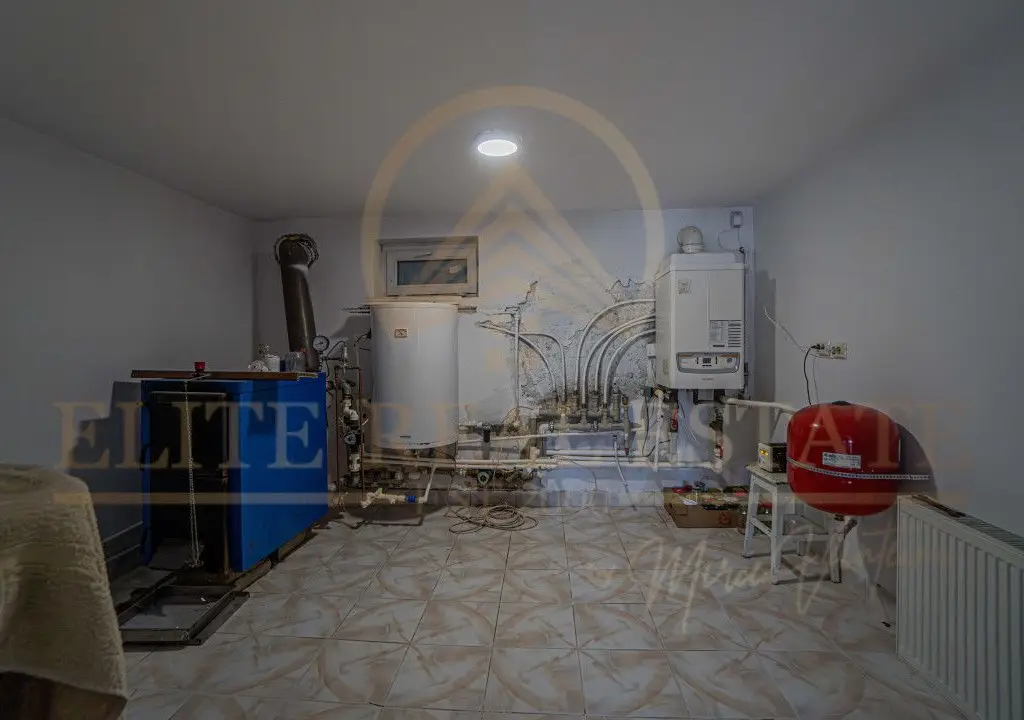 Agigea - Vila D+P+1E+M pe un teren de 772 mp cu o deschidere de 21,46 m.