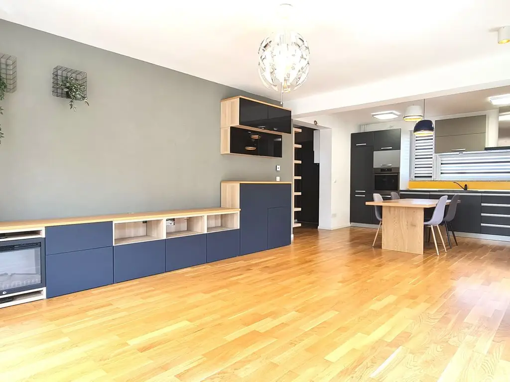 Casa semimobilata semiutilata modern cartier Izvor Tarlungeni Brasov