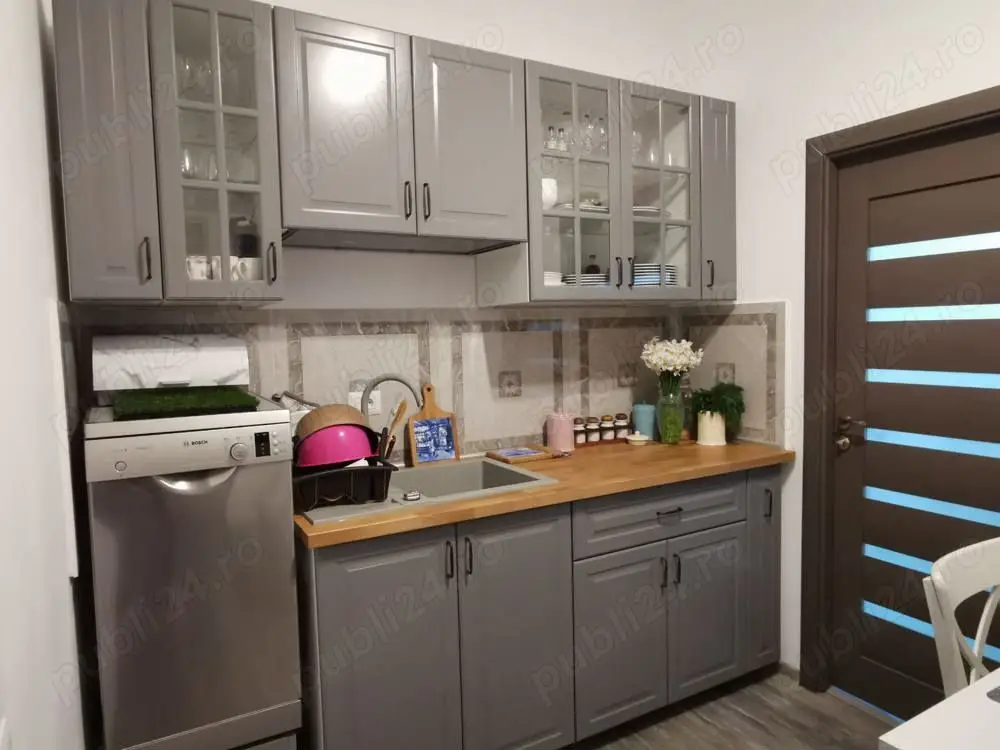 brasadas.com vinde apartament 4 camere Copou.