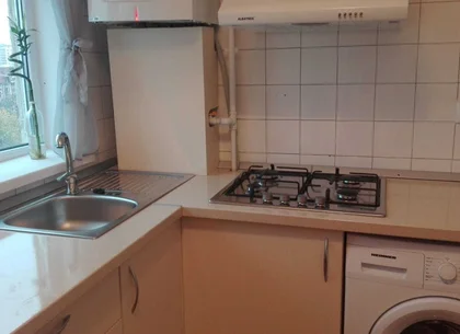Garsoniera metrou Timpuri Noi