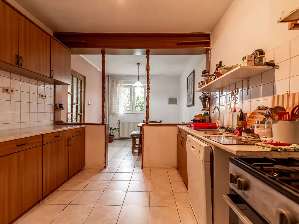 Casă construită în anul 2000, cu 5 camere Aradul Nou, Zona Tabacovici.