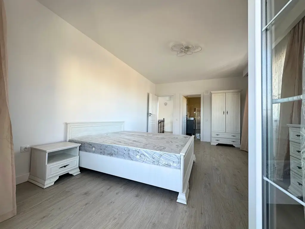 Vânzare casă 5 camere nouă elegantă și spațioasă în Hărman